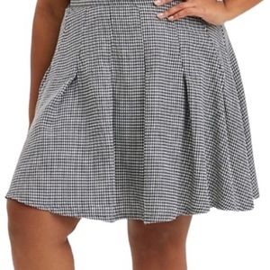 NWT Torrid Houndstooth Pleated Skater Skirt Size 2/2X/18-20